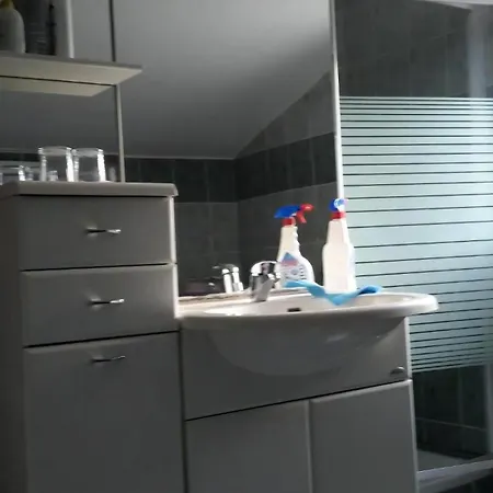 Fuer Fuenf Personen Mit Balkon *